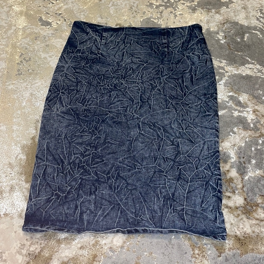 Denim stretchy pencil skirt